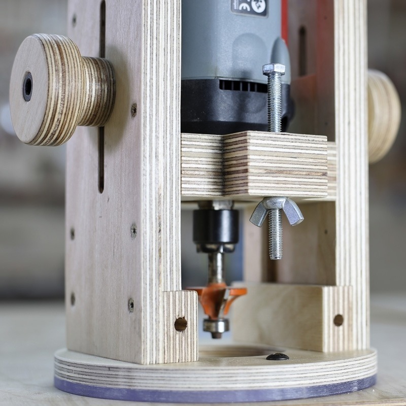 Plunge Router Base and Adjustable Routing Template Plans