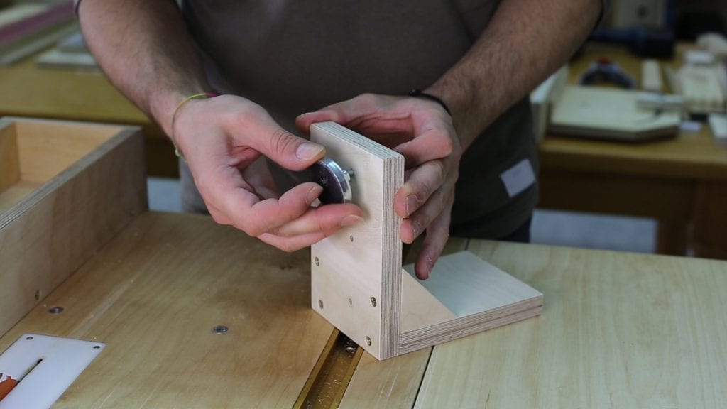 How-make-plywood-heigh-gauge