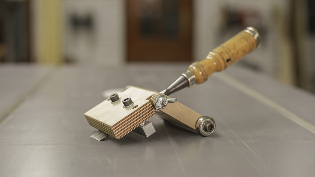 DIY-plywood-chisels-sharpening-jig-front