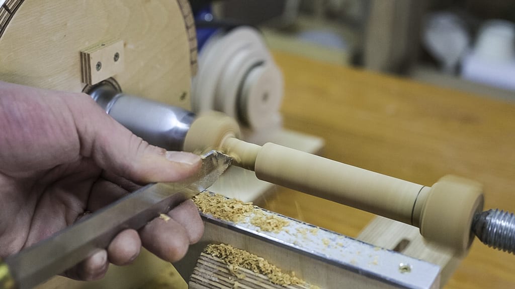 Turning-olive-folding-knife-woodworking-lathe