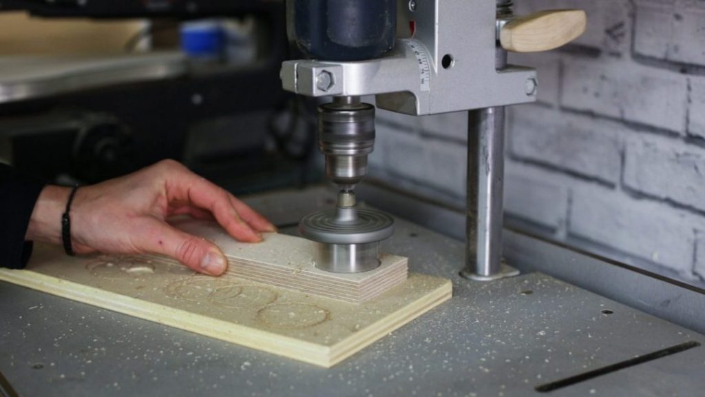DIY-lathe-adjustable-chuck-faceplate-hole-saw