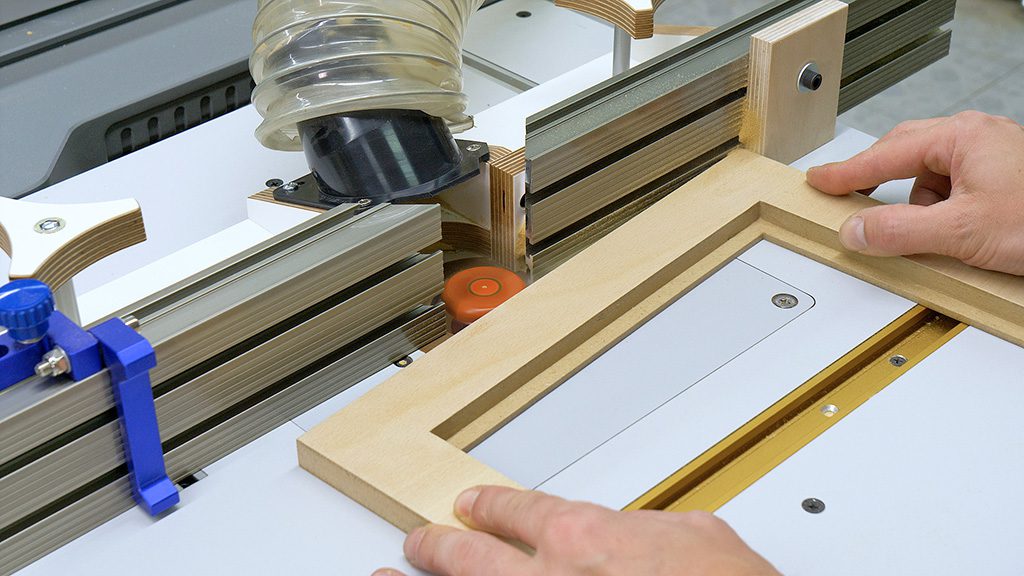Diy-router-table-fence-insert-plate-pull-handle-t-track